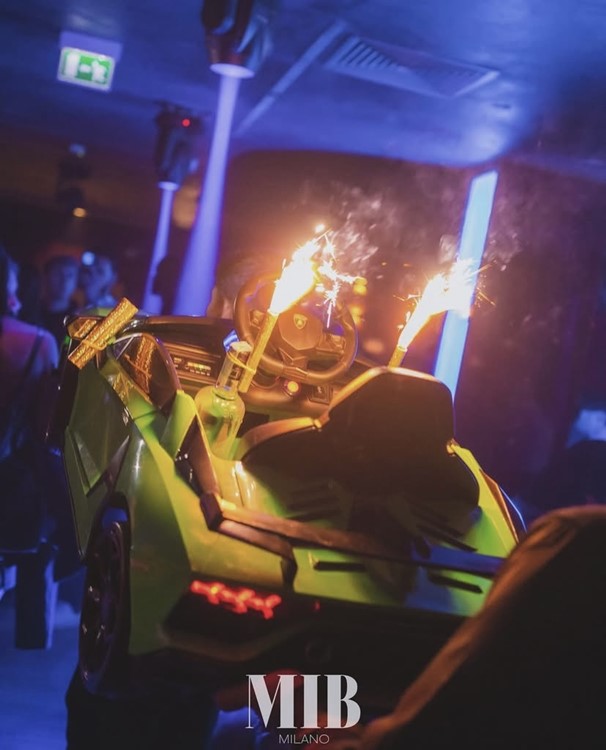 Party al MiB Milano VIP Club al Milan. Trova promotori e liste degli ospiti in Clubbable