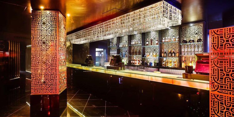 Soirée dans la boîte Mirage VIP à Marbella. Trouvez des promoteurs pour la liste des invités sur Clubbable