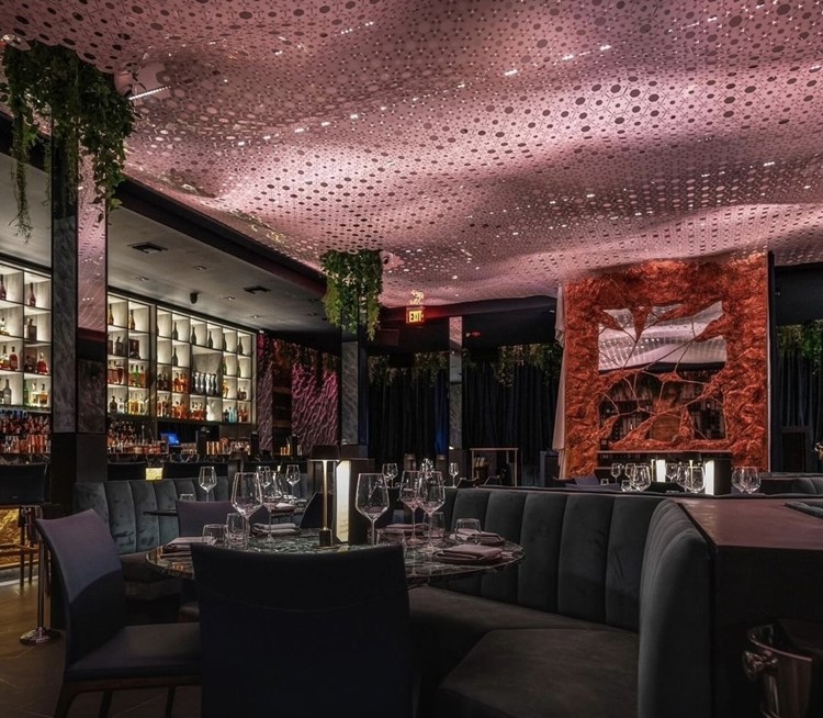 Soirée dans la boîte Mona Club VIP à Miami. Trouvez des promoteurs pour la liste des invités sur Clubbable