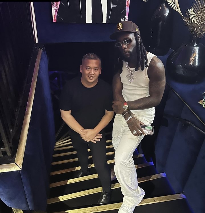 Party at Monak VIP nightclub in Paris. Find promoters for guest list in Clubbable