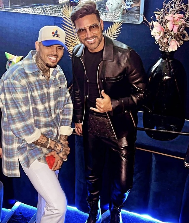 Party at Monak VIP nightclub in Paris. Find promoters for guest list in Clubbable