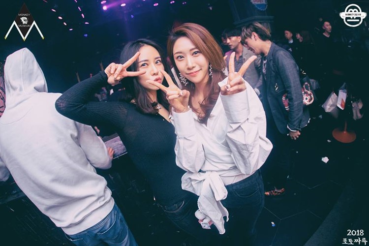 Monkey Museum nightclub Seoul pretty girls having fun dancing cute dresscode dresses