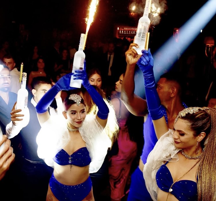 Soirée dans la boîte Montecristo VIP à Marrakech. Trouvez des promoteurs pour la liste des invités sur Clubbable