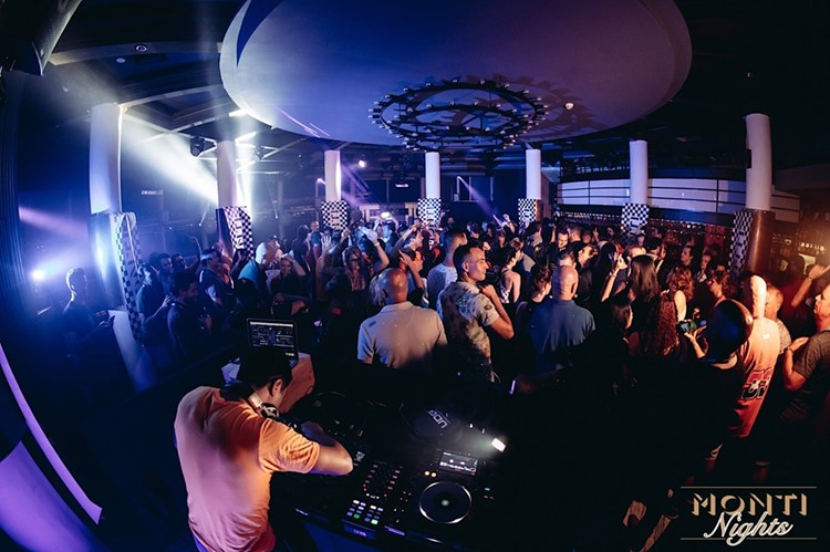 Monti club Singapore book your own table reserve vip area now celebrate