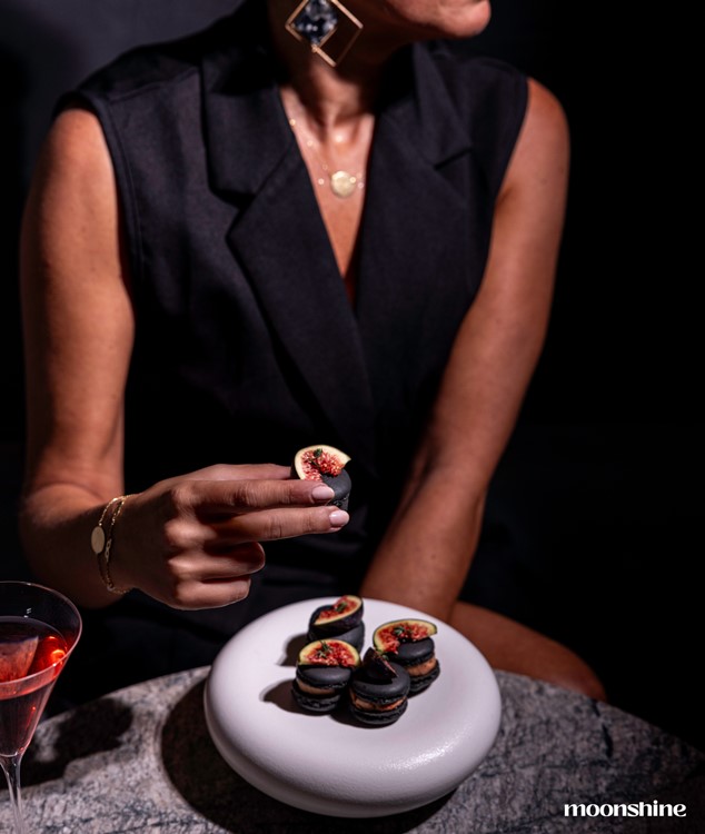 Soirée dans la boîte Moonshine VIP à Dubai. Trouvez des promoteurs pour la liste des invités sur Clubbable