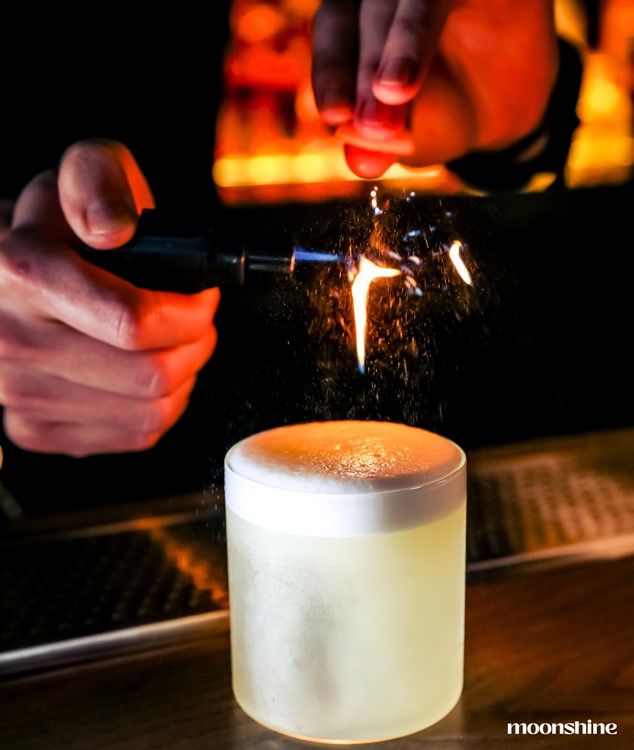 Soirée dans la boîte Moonshine VIP à Dubai. Trouvez des promoteurs pour la liste des invités sur Clubbable