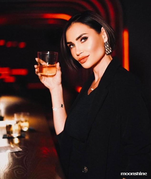 Soirée dans la boîte Moonshine VIP à Dubai. Trouvez des promoteurs pour la liste des invités sur Clubbable