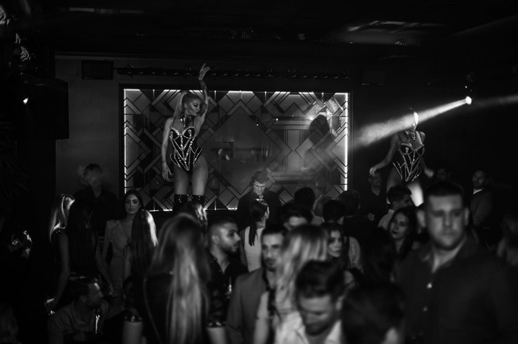 Motel Particulier club Marbella members club nightclub fun show