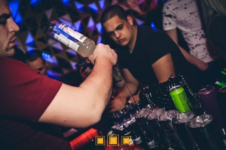 Mr Stefan Braun Beograd nightclub drinks alcohol bottles cocktails fun party celebrate book table