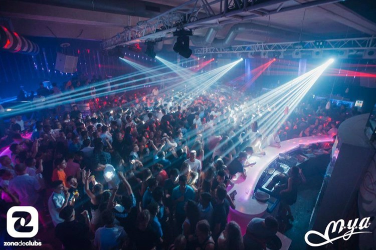Mya nightclub Valencia crowd partying book your own table reserve vip area now alcohol bottles package