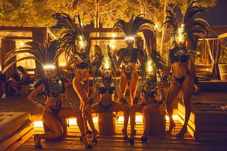 Nao Pool Club Marbella dancers in lingerie costumes dance show event night party