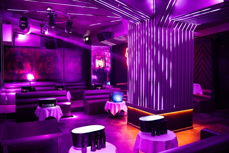 Soirée dans la boîte Naya Club VIP à Cannes. Trouvez des promoteurs pour la liste des invités sur Clubbable