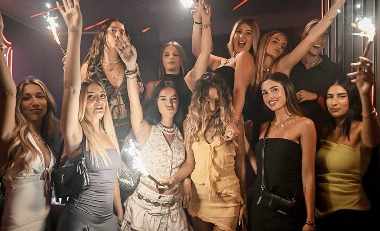 Soirée dans la boîte Naya Club VIP à Cannes. Trouvez des promoteurs pour la liste des invités sur Clubbable