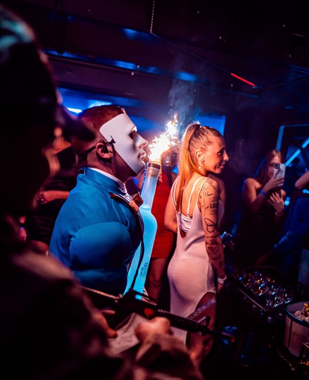 Nazca nightclub Madrid girl dancing having fun guest list clubbing