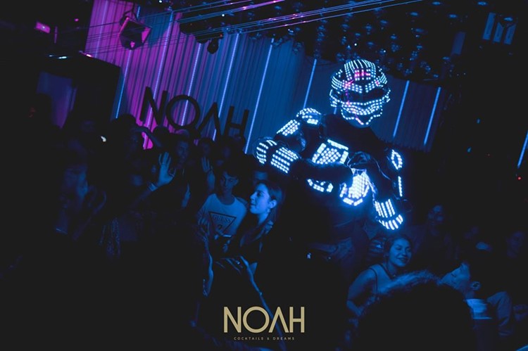 Noah nightclub Barcelona dancer show robot costume lights show event