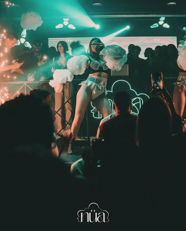 Party på Nua VIP nattklubb i Paris. Hitta promoters för gästlista i Clubbable