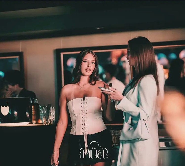 Party på Nua VIP nattklubb i Paris. Hitta promoters för gästlista i Clubbable