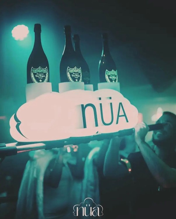 Party på Nua VIP nattklubb i Paris. Hitta promoters för gästlista i Clubbable