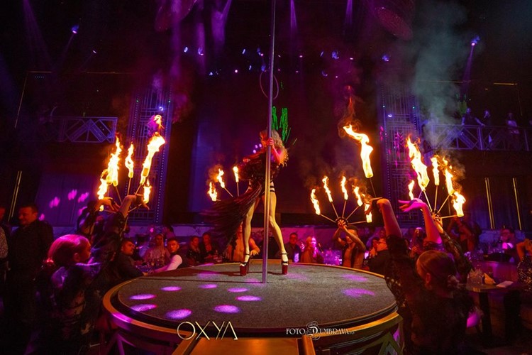 Oxya nightclub Bucharest fire show dancers playing with fire artists show