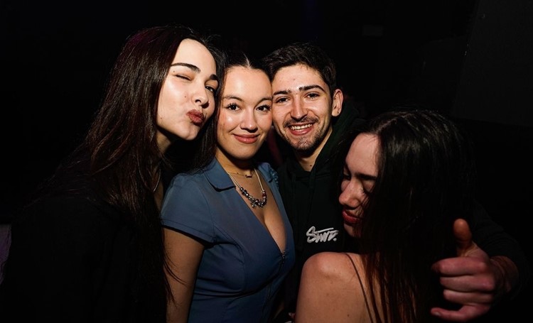 Soirée dans la boîte Ocean Club VIP à Barcelona. Trouvez des promoteurs pour la liste des invités sur Clubbable