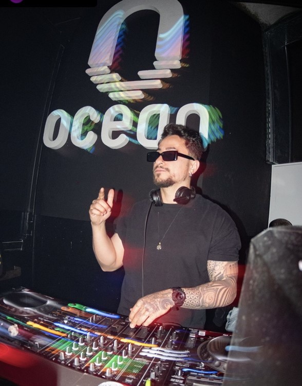 Party at Ocean Club VIP nightclub in Barcelona. Find promoters for guest list in Clubbable