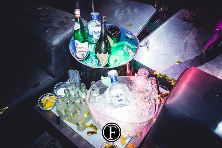 Old Fashion Club nightclub Milan party table booking reservation alcohol bottles service