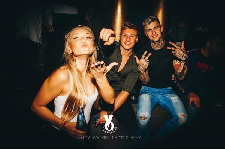 Olivia Valere nightclub Marbella pretty blonde girl having fun with two blonde boys