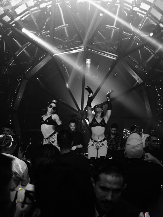 Soirée dans la boîte Opal Room VIP à Dubai. Trouvez des promoteurs pour la liste des invités sur Clubbable