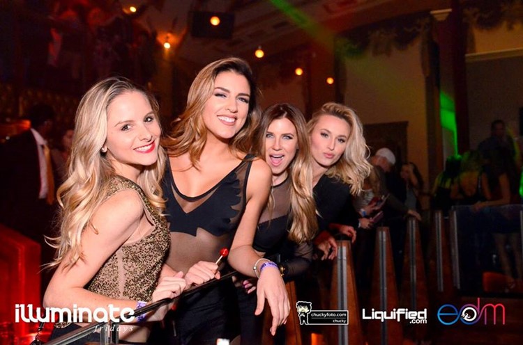 Opera Club nightclub Atlanta sexy blonde girls having fun