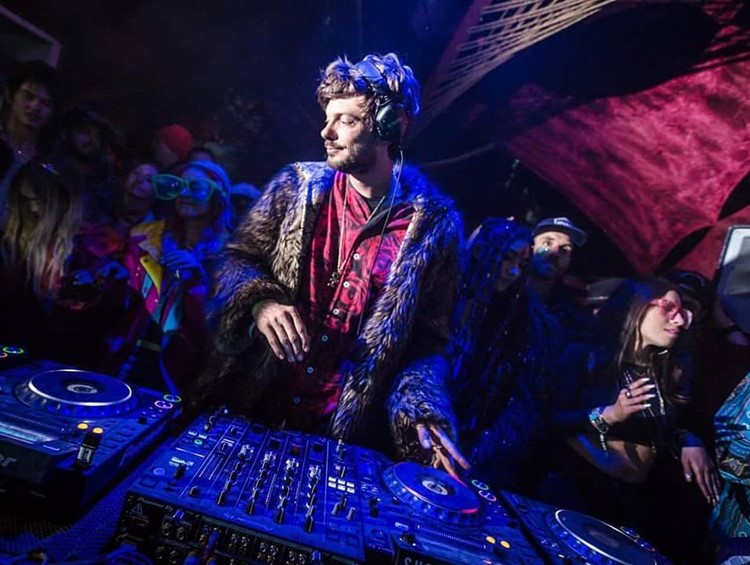 Opera Club nightclub Atlanta dj girls dancing music fun