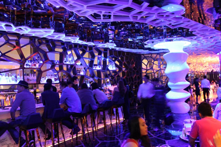 Ozone club Hong Kong luxury modern interior design bar view mirrors on walls and ceiling