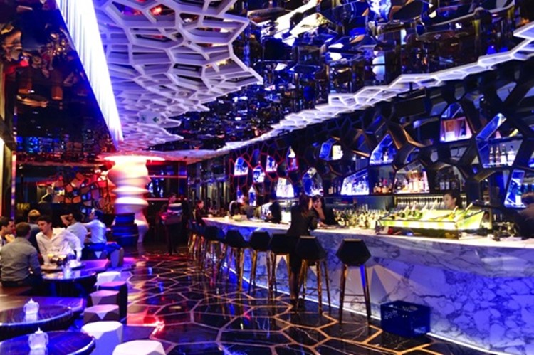 Ozone club Hong Kong luxury modern interior design bar view mirrors on walls and ceiling bar and lounge area