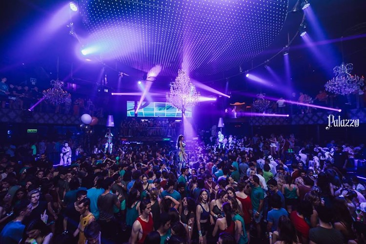 Palazzo Club nightclub Cancun party show dance floor music lights room