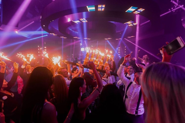 Palm Beach Club in Cannes old Gotha nightclub luxury experience book vip table