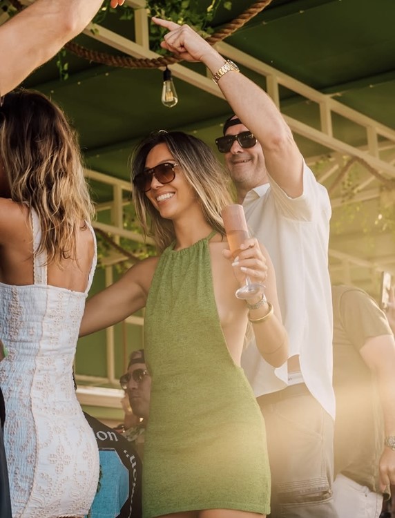 Soirée dans la boîte Palm Tree Club VIP à Miami. Trouvez des promoteurs pour la liste des invités sur Clubbable