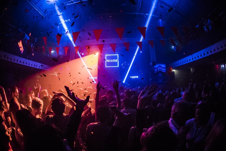Panama Club nightclub Amsterdam light show confetti big event crowd view