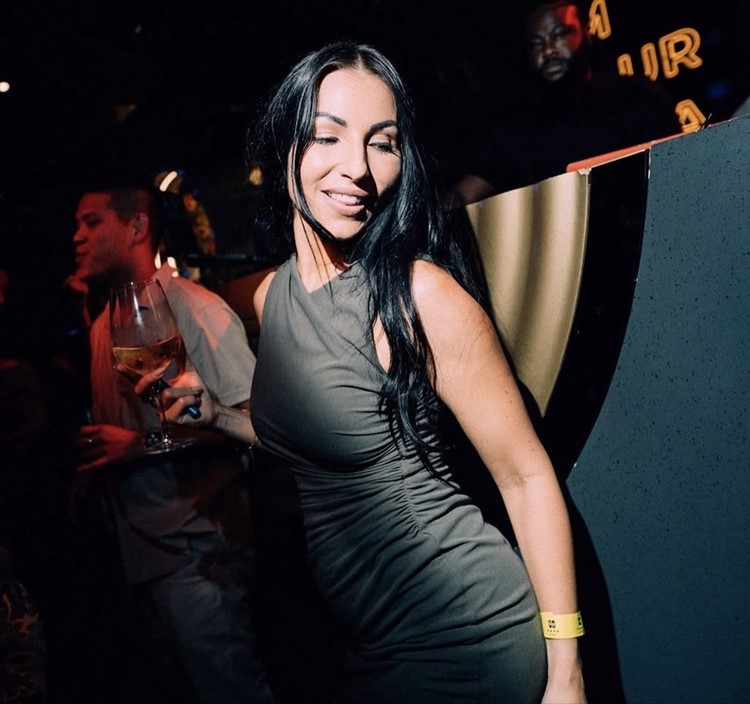 Soirée dans la boîte Papa VIP à Dubai. Trouvez des promoteurs pour la liste des invités sur Clubbable