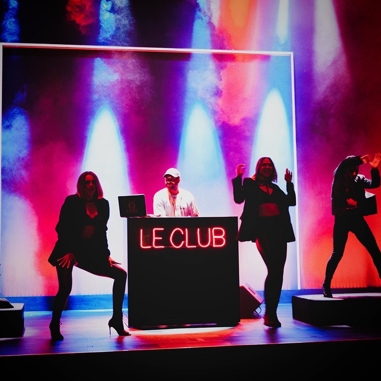 Papillon nightclub Dubai live DJ music party club dance all night book your vip table