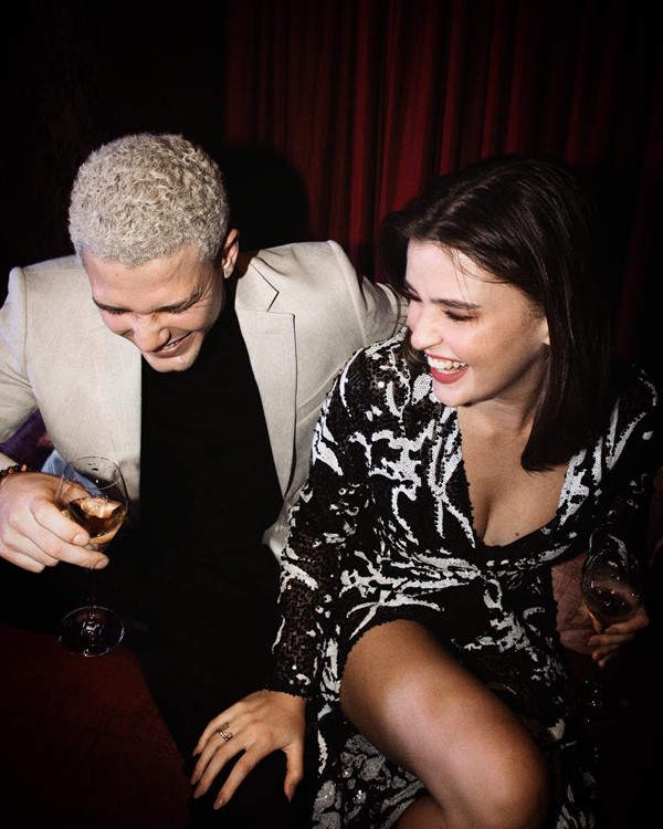 Papillon nightclub Dubai pretty brunette girl laughing fun party guest list