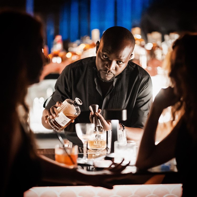 Papillon nightclub Dubai bartender cocktails book your table reserve bottle service alcohol drinks