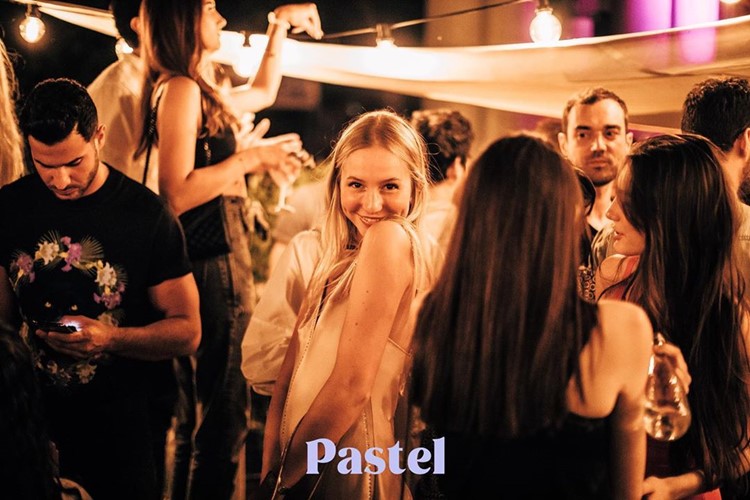 Pastel club Paris outdoor blonde girl pretty guest list dress code go out