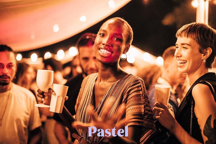 Pastel club Paris pretty girls having fun drinking bubbles cocktails where to go out tonight open during pandemic 