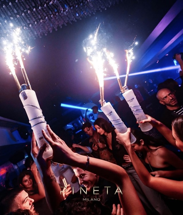 Party al Pineta VIP Club al Milan. Trova promotori e liste degli ospiti in Clubbable