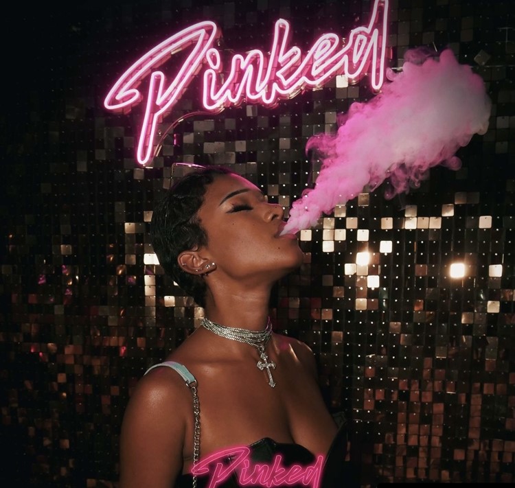 Party på Pinked VIP nattklubb i Paris. Hitta promoters för gästlista i Clubbable