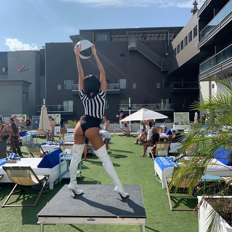 Profundo club NYC party outdoor dancer clubbing