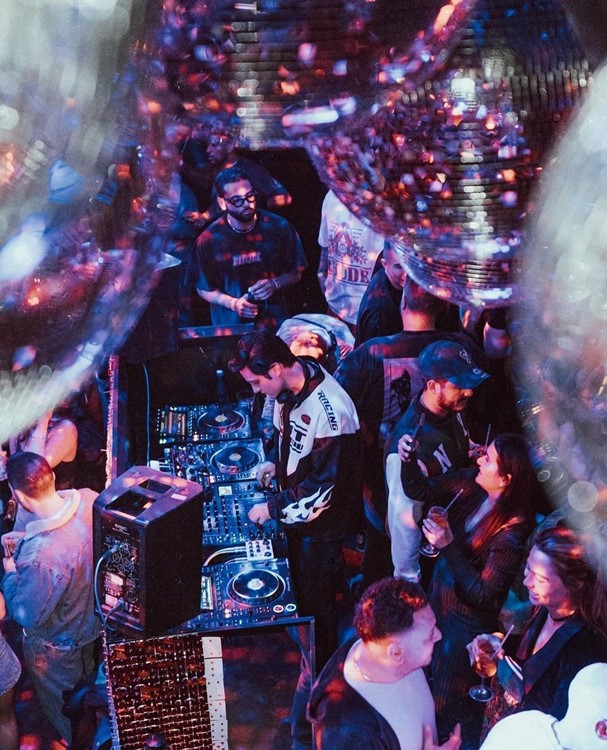 Party at Public Hotel VIP nightclub in New York. Find promoters for guest list in Clubbable