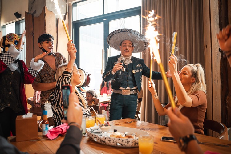 Puerto 99 restaurant Dubai mariachi sing concert bachelor bachelorette hen parties event live music