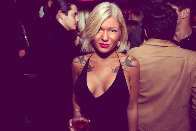 Push nightclub Gothenburg sexy blonde girl