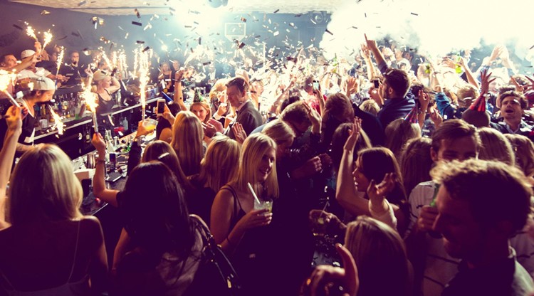 Push nightclub Gothenburg crowd party