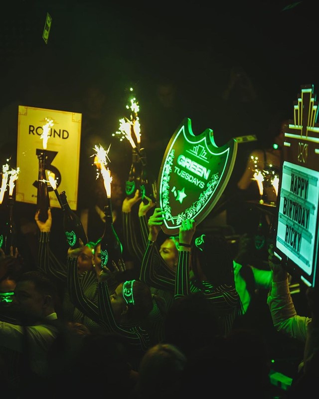 Reign, London club, show club, confetti, alcohol, bottles